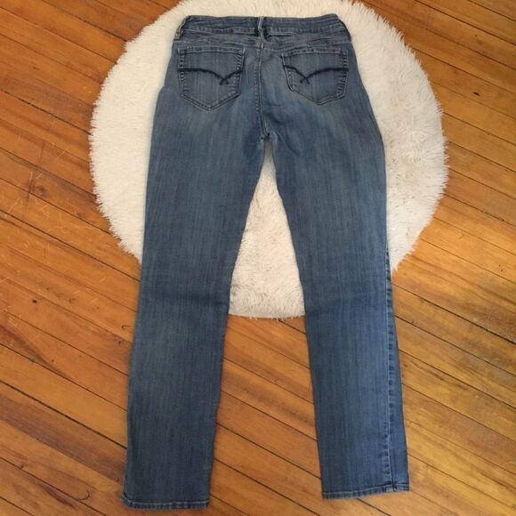 Bullhead Navy Embroidered back pocket skinny - Picture 2 of 6